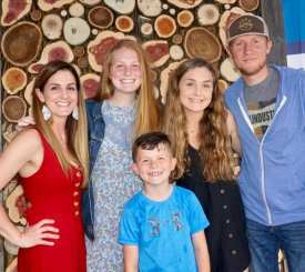 60751953_2315729705413056_15376579920134144_n